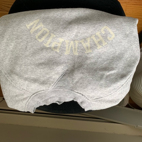 GREY CHAMPION CREW NECK - Picture 2 of 5